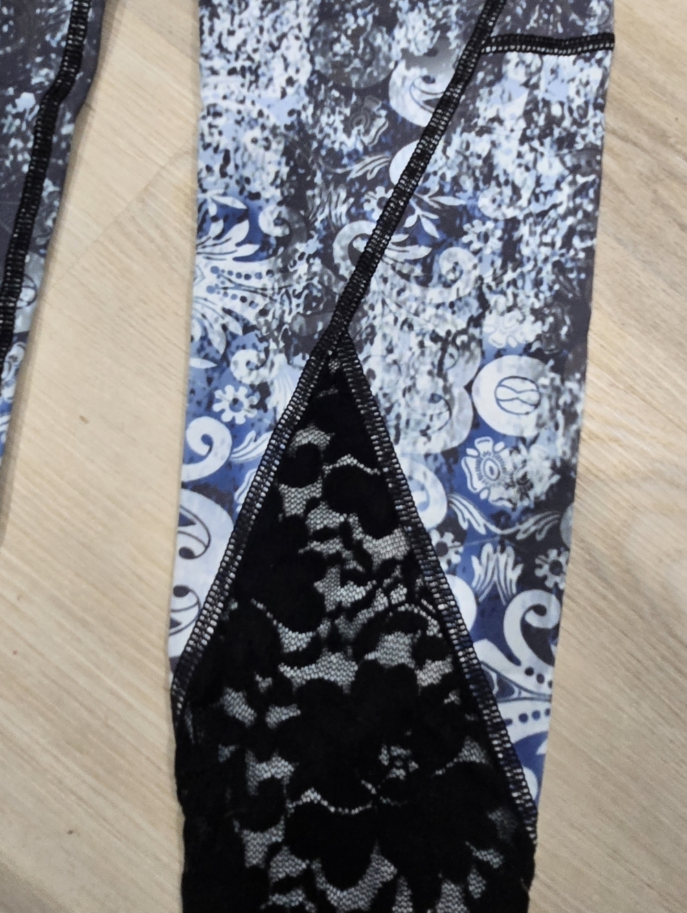 Vimmia VM MV Leggings Women Blue Grey Damask Print Lace Ankle Panels Small NWOT - Picture 6 of 8